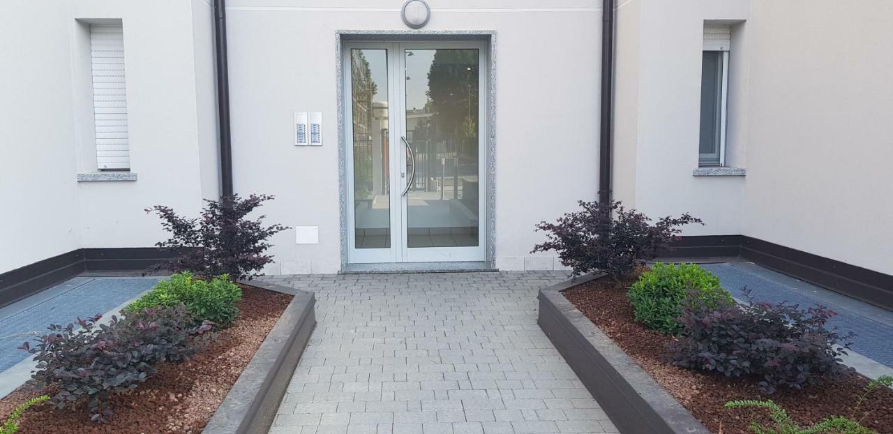 Caseospitali - Casa Azzurra, Incantevole Bilocale Con Giardino Cernusco sul Naviglio Kültér fotó